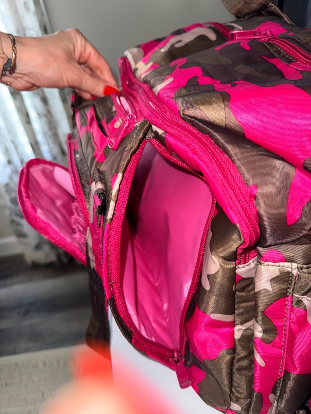 NEW Lug Propeller Travel Duffel AND Carousel Crossbody Set Camo Pink - Picture 3 of 12